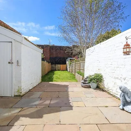 Comfortable Escape Near Gloucester Road *
