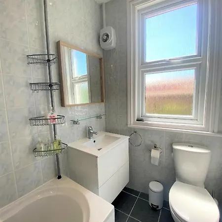 Comfortable Escape Near Gloucester Road Сasa de vacaciones *