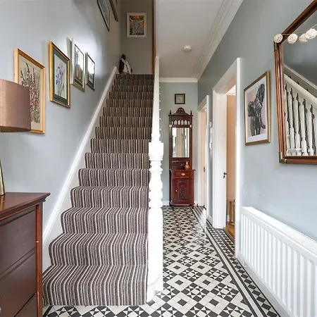 Сasa de vacaciones Comfortable Escape Near Gloucester Road *